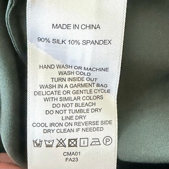 Quince Washable Stretch Silk Shirt Dress in Forest Green office luxury luxe feel - Picture 11 of 13